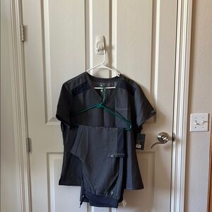 Med Couture Women's Gray Scrub Set